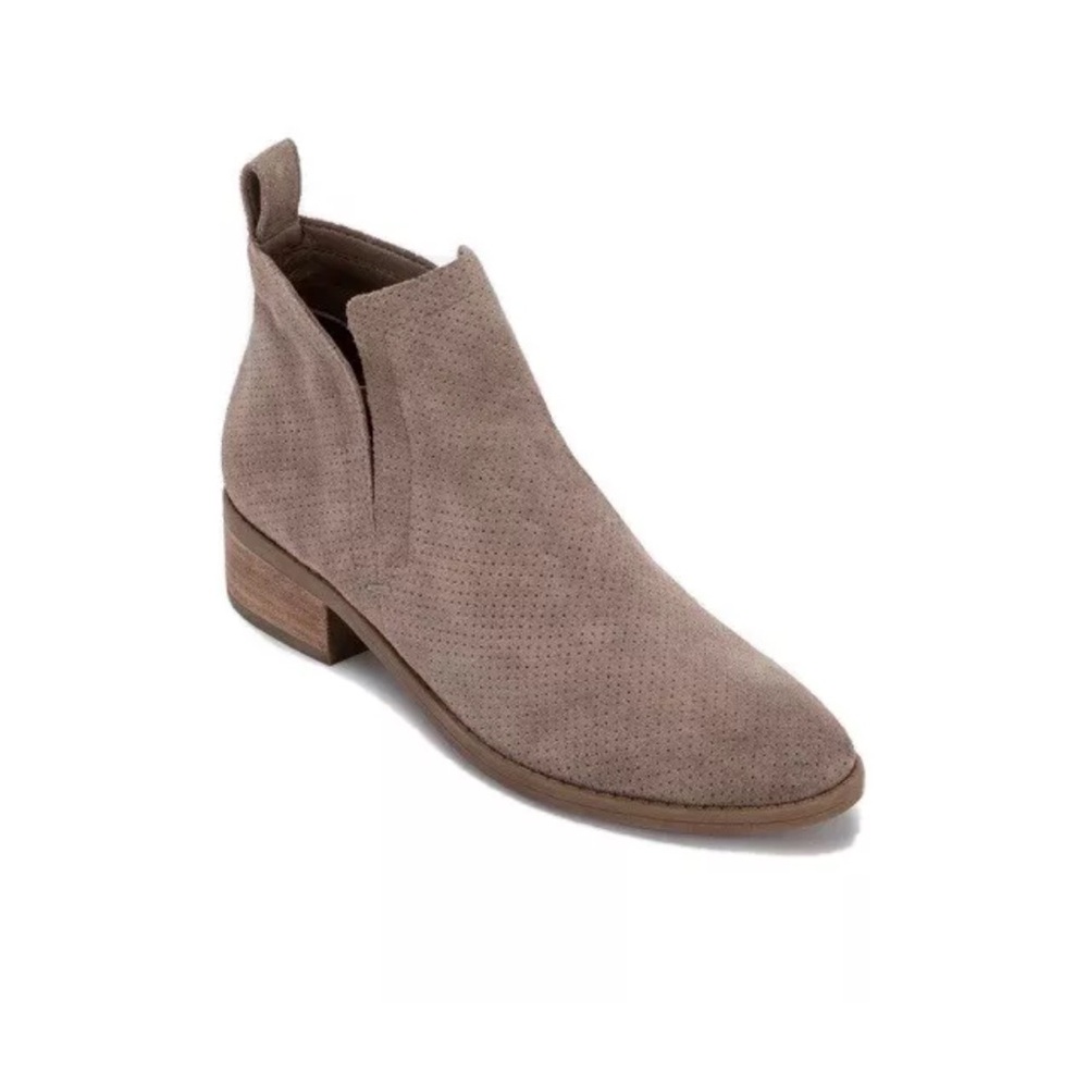 Dolce Vita Tivon Taupe Suede Perforated Low Heel Ankle Bootie Sz7 Preppy Western
